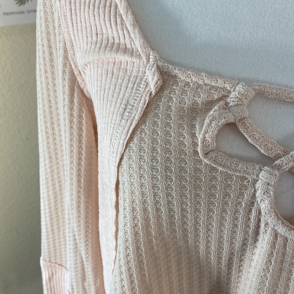 LISTCLE Long Sleeve Waffle Knit Top Dusty Pink Size M - Picture 3 of 12
